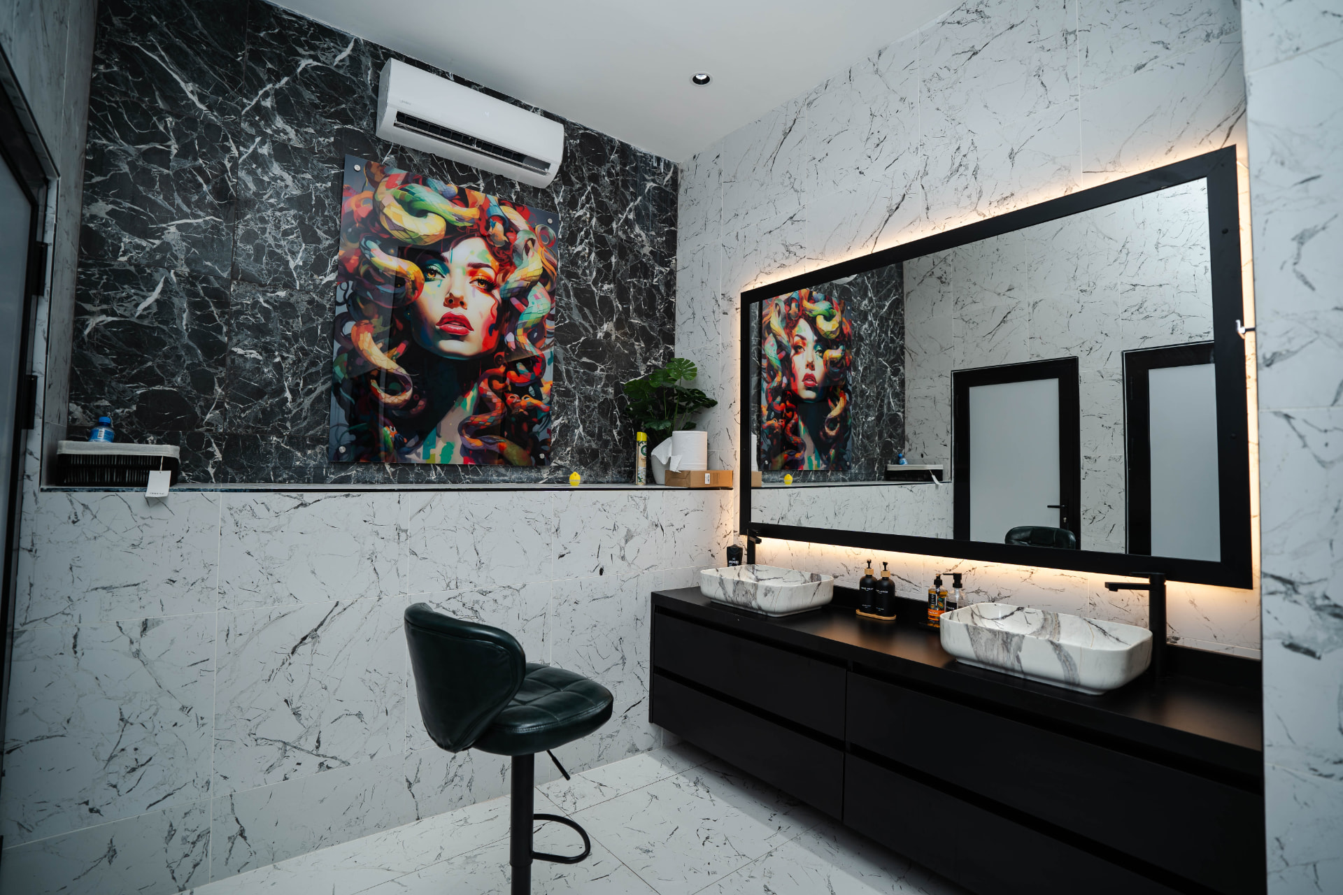 Private grooming and changing area inside Savage Elite Fitness