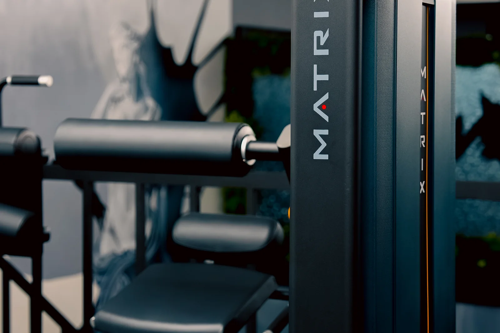 Matrix-krachtmachine op de trainingsvloer van Savage Elite Fitness